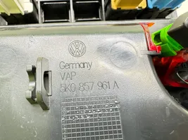 Volkswagen Golf VI Cenicero (delantero) 5K0857961A