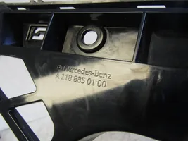 Mercedes-Benz CLA C118 X118 Staffa di rinforzo montaggio del paraurti posteriore A1188850100