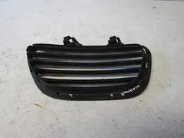 Citroen C5 Aircross Grille inférieure de pare-chocs avant 9827000477