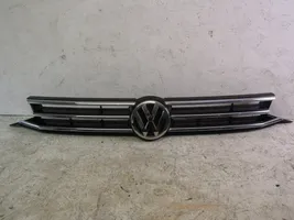 Volkswagen Touran III Grotelės viršutinės 5TA853653B