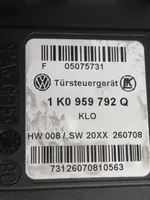 Volkswagen Touran I Elektriskais loga pacelšanas mehānisms bez motoriņa 1T0959702M