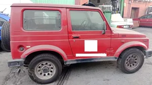 Suzuki Samurai Jäähdyttimen lauhdutin 