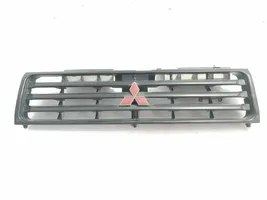 Mitsubishi Montero Grille de calandre avant 