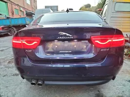 Jaguar XE Takaluukun/tavaratilan kansi 