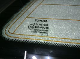 Toyota Avensis T250 Szyba karoseryjna tylna 
