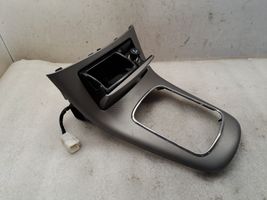 Toyota Avensis T250 Rivestimento in plastica cornice della leva del cambio 