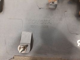 Toyota Avensis T250 Spoiler tylnej szyby klapy bagażnika 