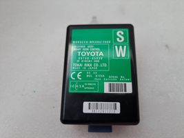 Toyota Avensis T270 Oven ohjainlaite/moduuli 61B38100