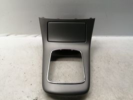 Toyota Avensis T250 Rivestimento in plastica cornice della leva del cambio 