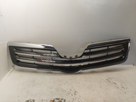 Toyota Avensis T250 Grotelės viršutinės 5311405090