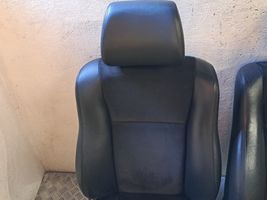 Toyota Avensis T250 Set di rivestimento sedili e portiere 