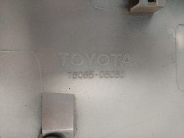 Toyota Avensis T250 Spojler klapy tylnej / bagażnika 7608505050