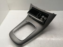 Toyota Avensis T250 Rivestimento in plastica cornice della leva del cambio 