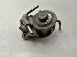 Toyota Avensis T250 Staffa/supporto di montaggio del filtro carburante 