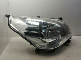 Toyota Verso Lampa przednia 