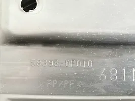 Toyota Corolla Verso AR10 Protezione inferiore del serbatoio del carburante 