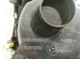 Toyota Avensis T270 Rivestimento in plastica cornice della leva del cambio 