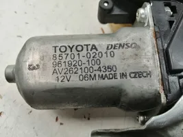 Toyota Avensis T270 Elektryczny podnośnik szyby drzwi tylnych 