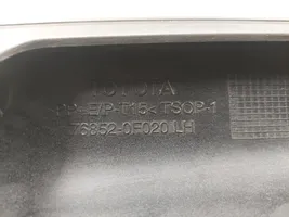 Toyota Corolla Verso AR10 Apatinė bamperio dalis (lūpa) 768520F020