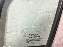 Toyota Avensis T270 Szyba karoseryjna drzwi przednich 