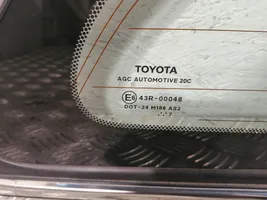 Toyota Avensis T270 Fenêtre latérale avant / vitre triangulaire 