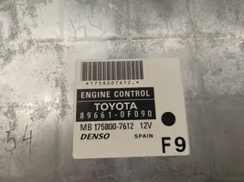 Toyota Corolla Verso AR10 Calculateur moteur ECU MB1758007612