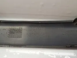 Toyota Avensis T250 Modanatura della barra di rivestimento del paraurti anteriore 