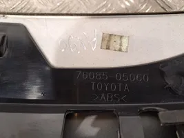 Toyota Avensis T270 Becquet de coffre 