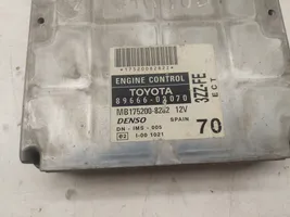 Toyota Corolla E120 E130 Sterownik / Moduł ECU 8966602070