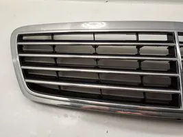 Mercedes-Benz C W203 Grille calandre supérieure de pare-chocs avant A2038800183