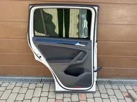 Volkswagen Tiguan Aizmugurējās durvis 