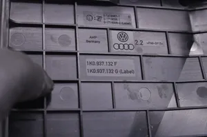 Volkswagen Golf VI Boîte à fusibles 1K0937132F