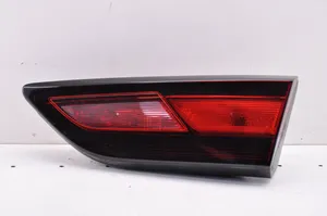 Opel Astra K Aizmugurējais lukturis pārsegā 39032993