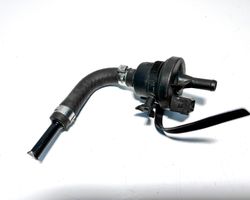 Audi A8 S8 D2 4D Breather valve 077133517C