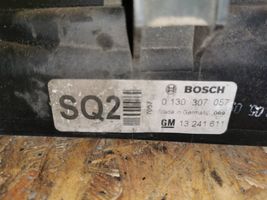 Opel Zafira B Jäähdyttimen jäähdytinpuhaltimen suojus 24467444