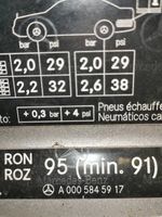 Mercedes-Benz B W245 Bouchon, volet de trappe de réservoir à carburant A0005845917