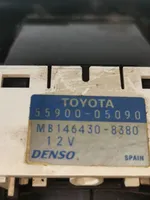 Toyota Avensis T220 Ilmastointi-/lämmityslaitteen säätimen kehys 5590005090
