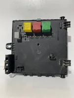 Opel Vectra C Module de fusibles 13189926