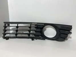 Audi A4 S4 B6 8E 8H Grille antibrouillard avant 8E0807682