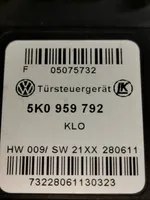 Volkswagen Caddy Motorino alzacristalli della portiera anteriore 5K0959792