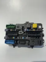 Opel Zafira B Module de fusibles 13268287