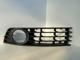 Audi A4 S4 B6 8E 8H Grille antibrouillard avant 8E0807681