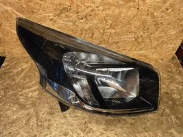 Opel Vivaro Headlight/headlamp 95517217