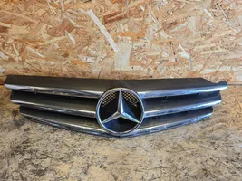 Mercedes-Benz CLC CL203 Etupuskurin ylempi jäähdytinsäleikkö A2038801583