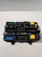 Opel Zafira B Fuse module 13220829