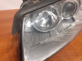 Audi A8 S8 D3 4E Lampa przednia 15812500