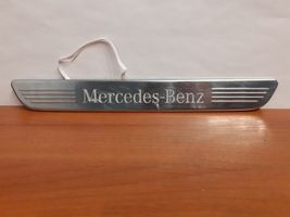 Mercedes-Benz GLC X253 C253 Sivuhelman takalista 7559