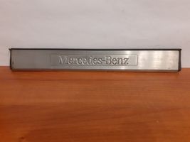 Mercedes-Benz E W210 Rivestimento posteriore minigonna laterale 2106800535