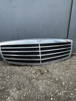 Mercedes-Benz S W221 Grotelės viršutinės 2218800083