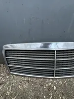 Mercedes-Benz E W210 Grille calandre supérieure de pare-chocs avant 210888002